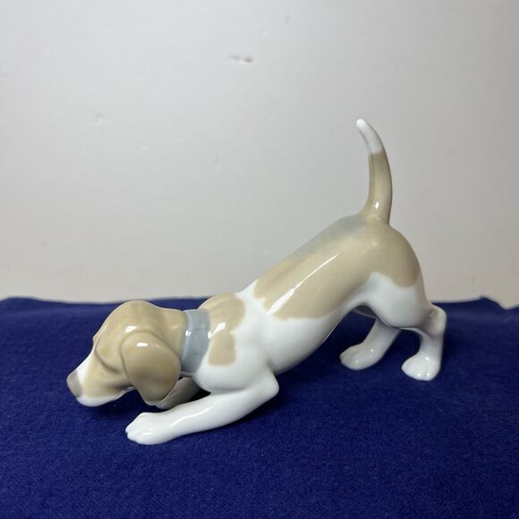 Lladro 5348 On the Scent Adorable Beagle Puppy Dog on the Hunt Retired Rare - Picture 1 of 10